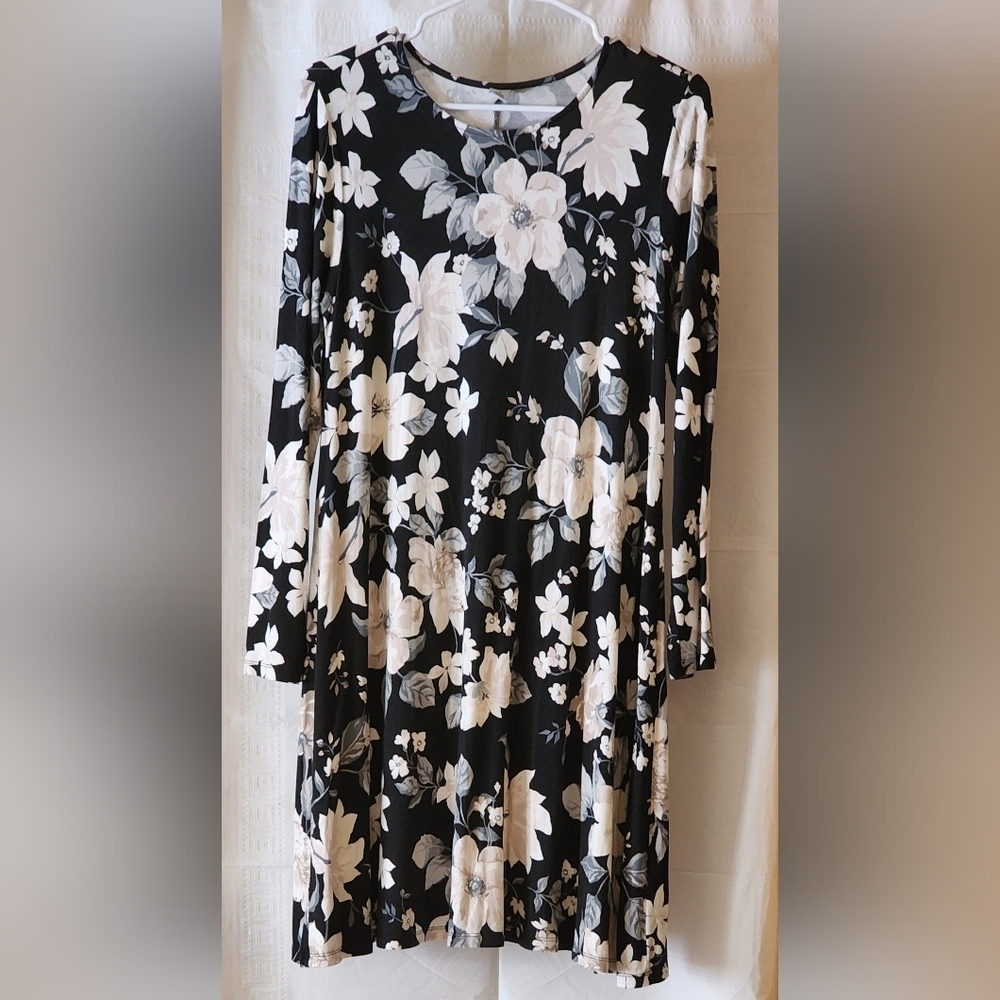Old Navy Floral Black and Cream Women's Dress Long Sleeves Sz M